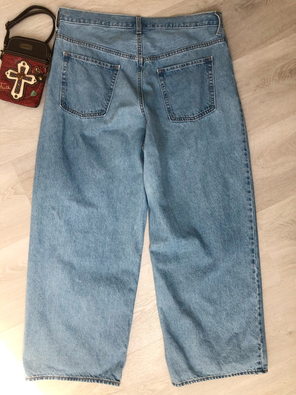 Old Navy High Rise Wide Leg Baggy Jeans Light Wash Size 16 - Picture 3 of 12
